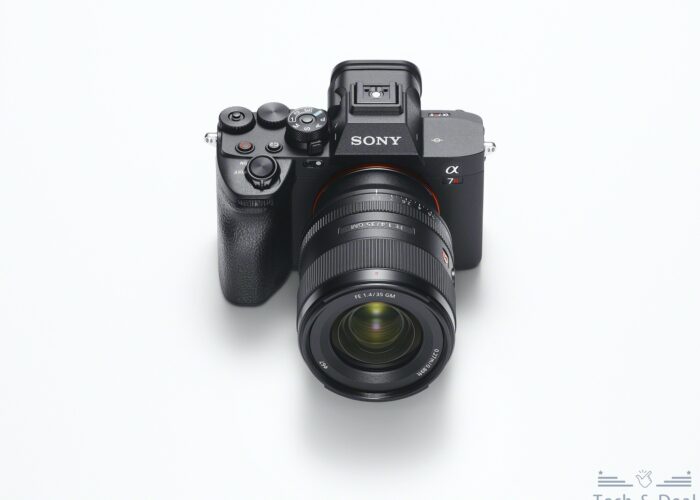 a7rv image sel35f14gm front top high